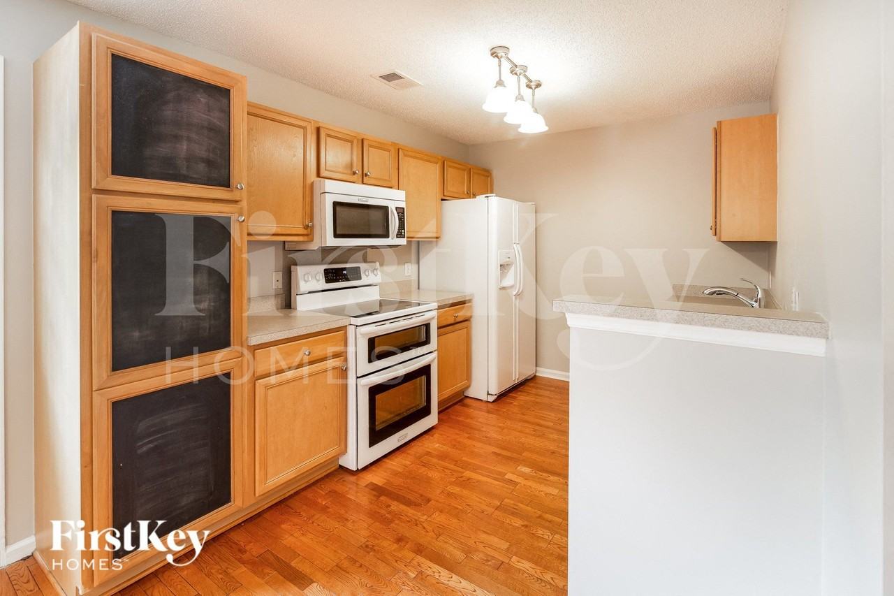 113 Tyron Rd - Photo 6 of 15
