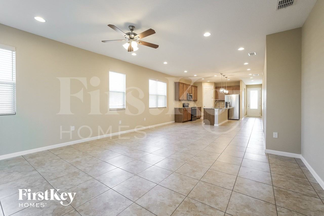 217 Alford Dr - Photo 4 of 15