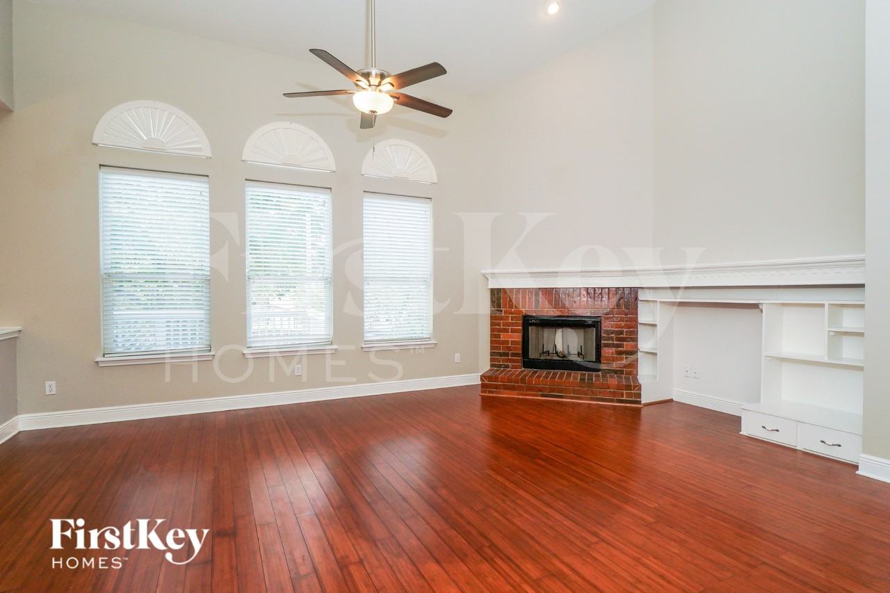 20930 Pedregoso Ln - Photo 3 of 19