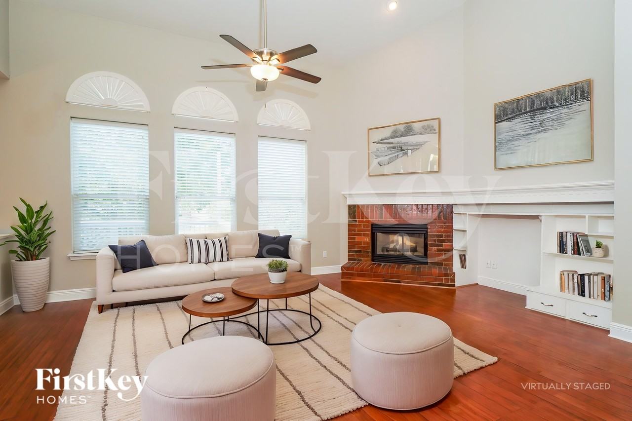 20930 Pedregoso Ln - Photo 4 of 19