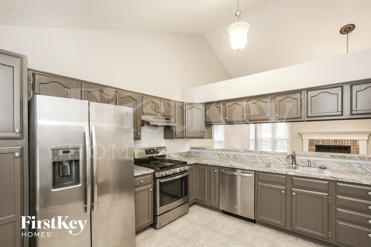 7795 Kenetta Ct - Photo 7 of 15