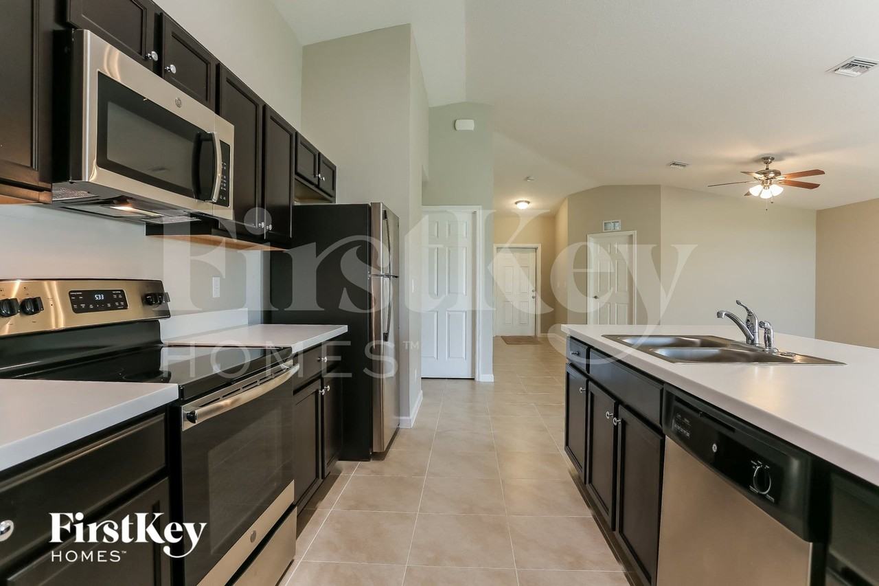 729 Sw Estate Ave - Photo 6 of 15