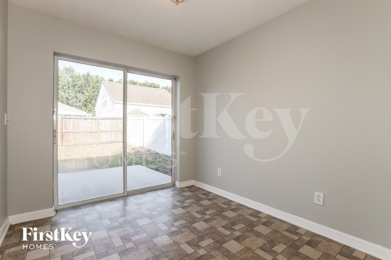 11133 Lakeside Vista Dr - Photo 5 of 16