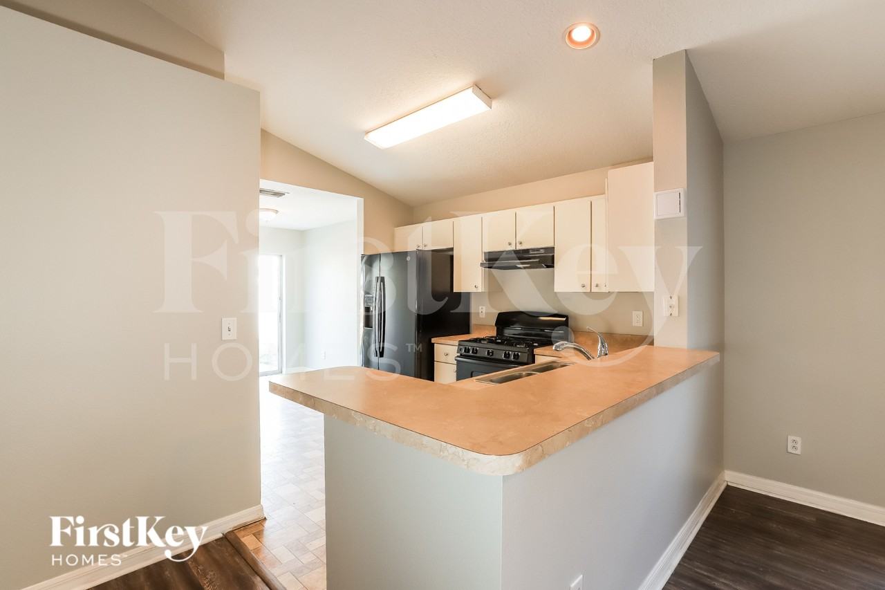 11133 Lakeside Vista Dr - Photo 6 of 16