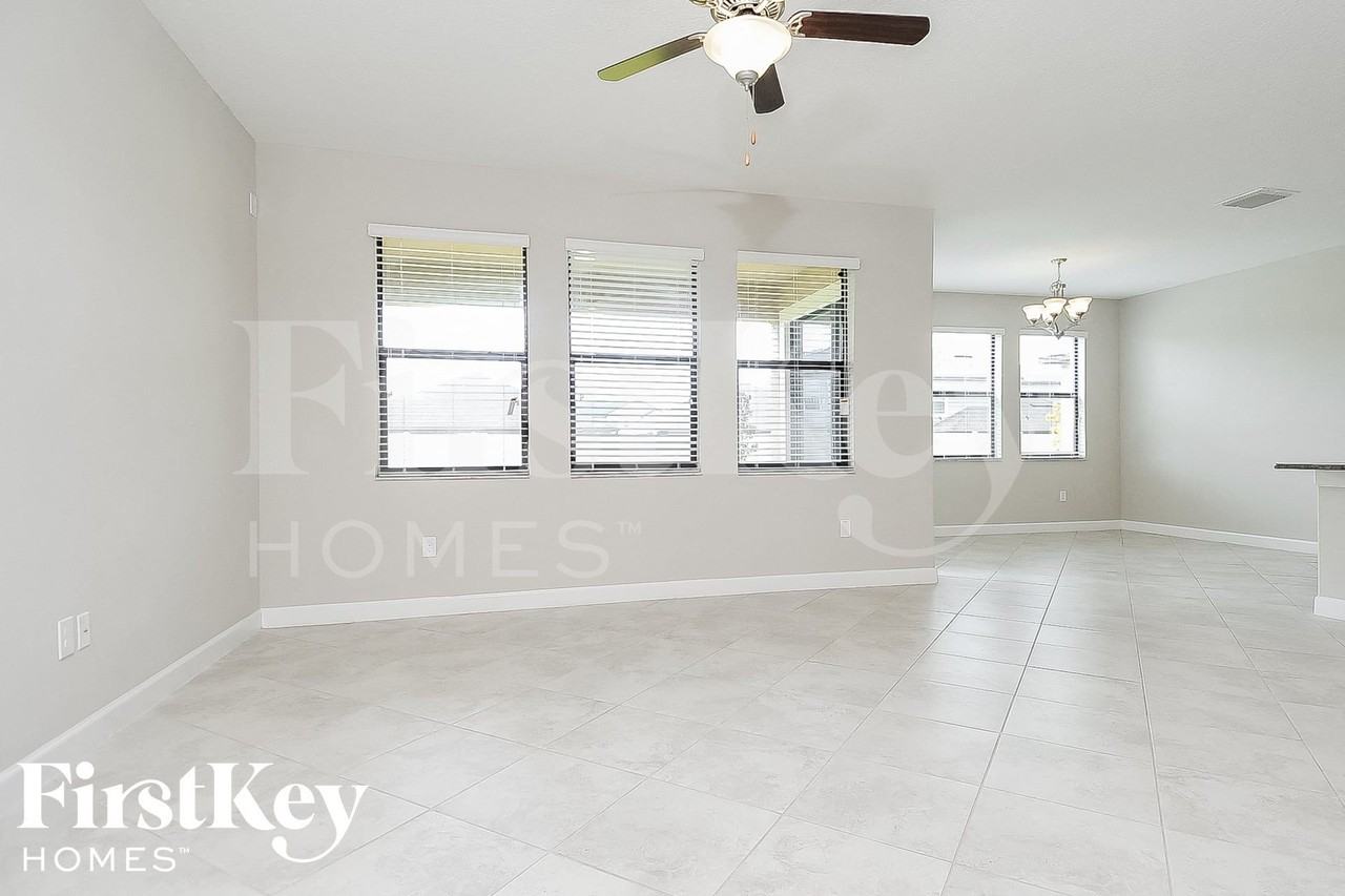9823 Ivory Dr - Photo 2 of 16