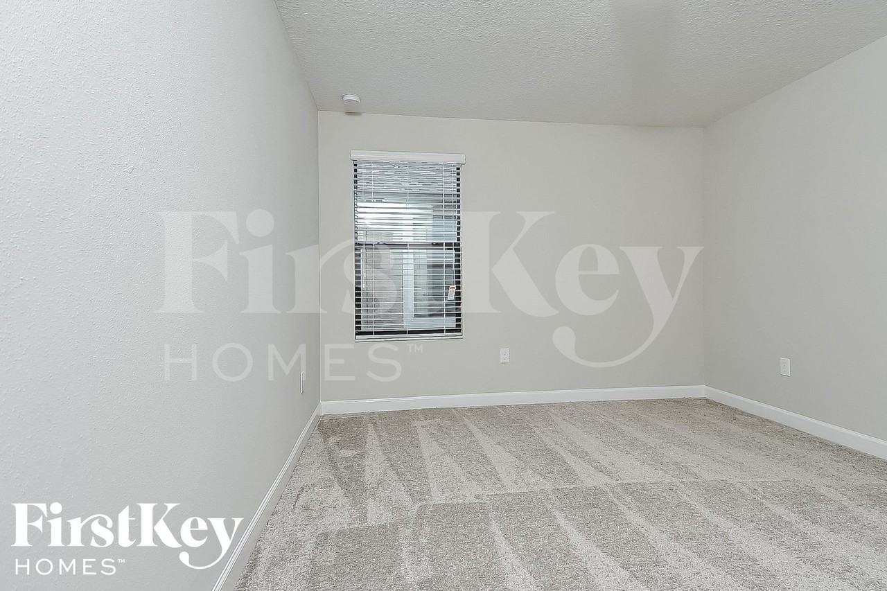 9823 Ivory Dr - Photo 6 of 16