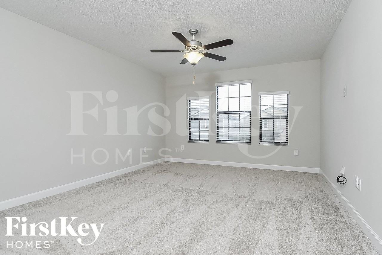 9823 Ivory Dr - Photo 7 of 16