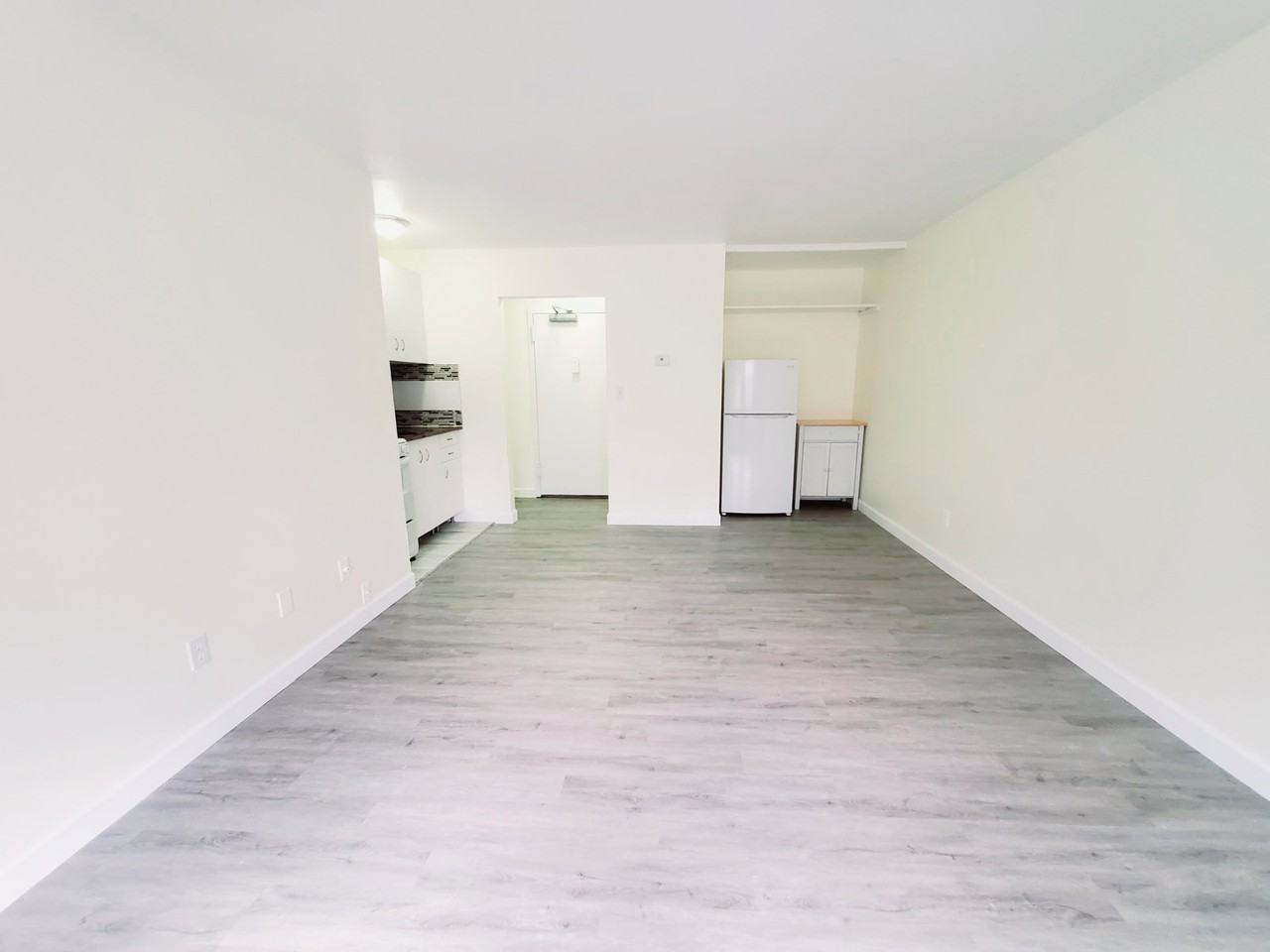 40 Hoyt St #4 - Photo 2 of 7