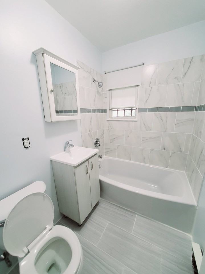 40 Hoyt St #4 - Photo 4 of 7