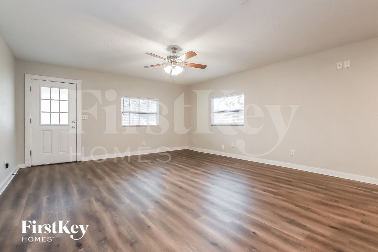 920 E Dr Martin Luther King Jr Blvd - Photo 2 of 16