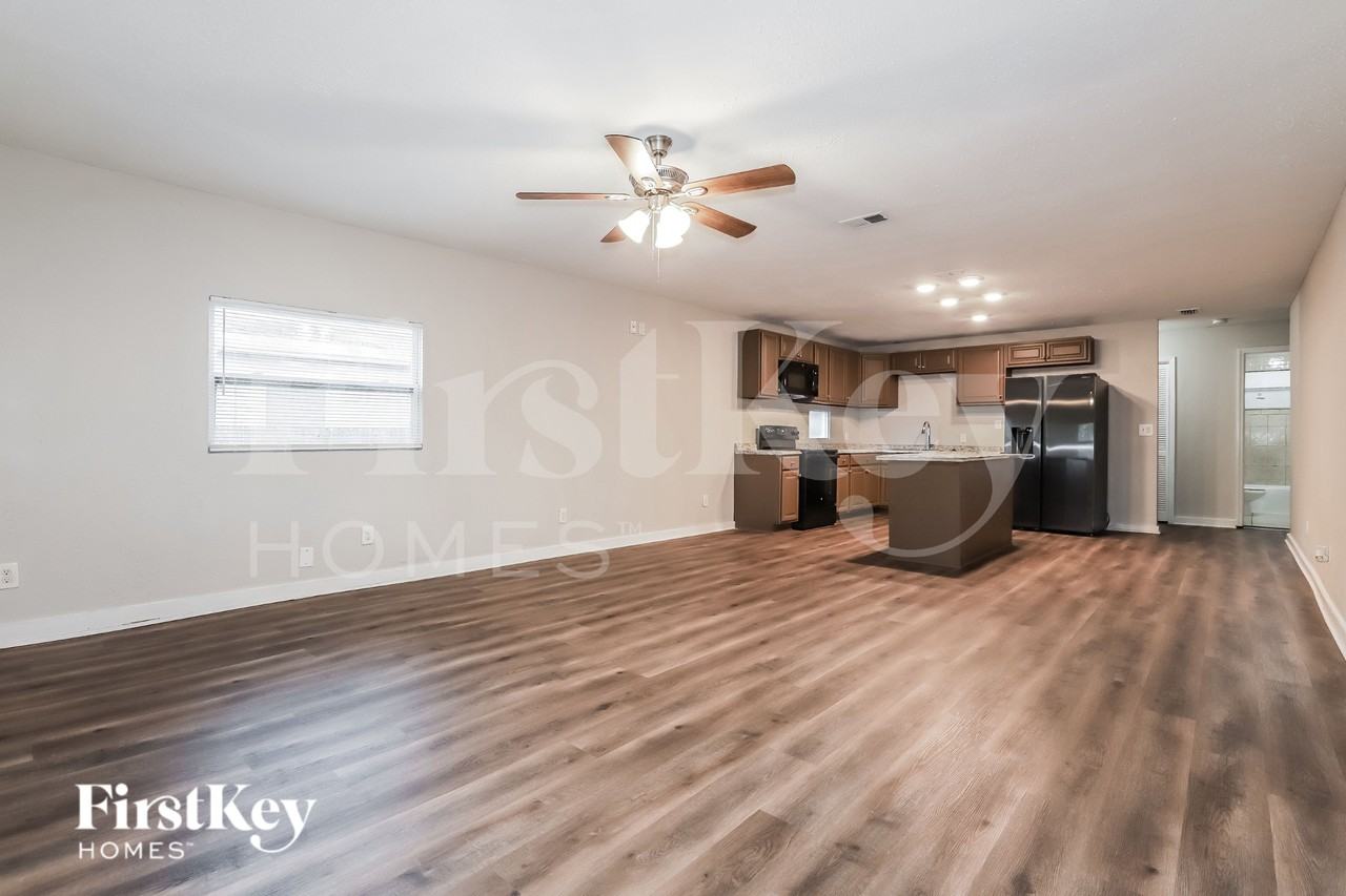 920 E Dr Martin Luther King Jr Blvd - Photo 3 of 16