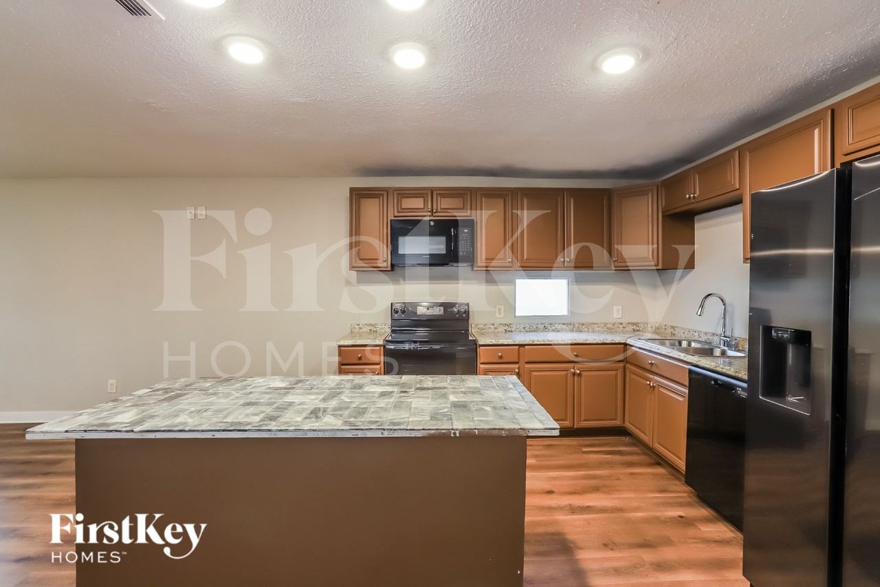 920 E Dr Martin Luther King Jr Blvd - Photo 7 of 16