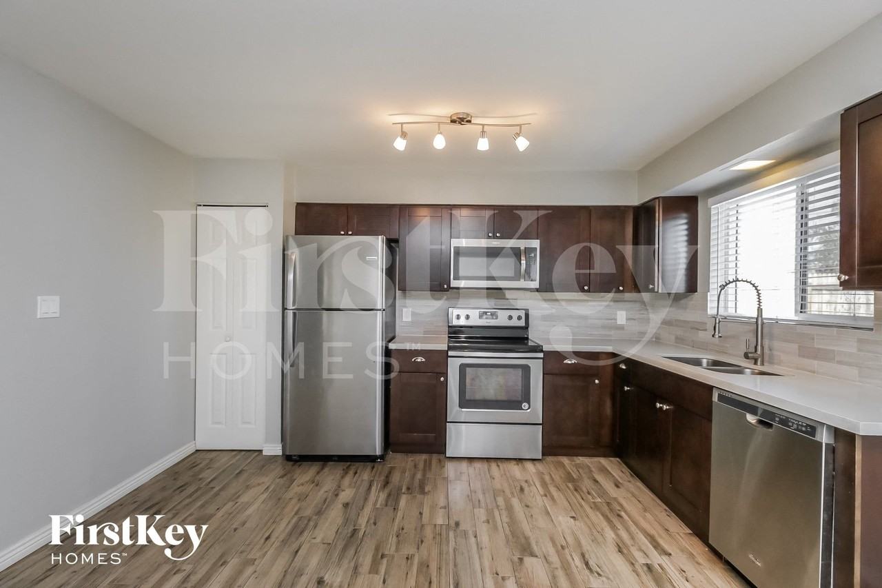 507 S Rogers - Photo 7 of 15