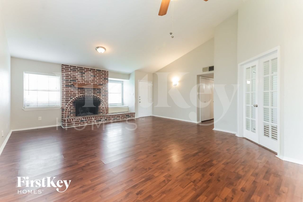 4412 Hale St - Photo 2 of 19