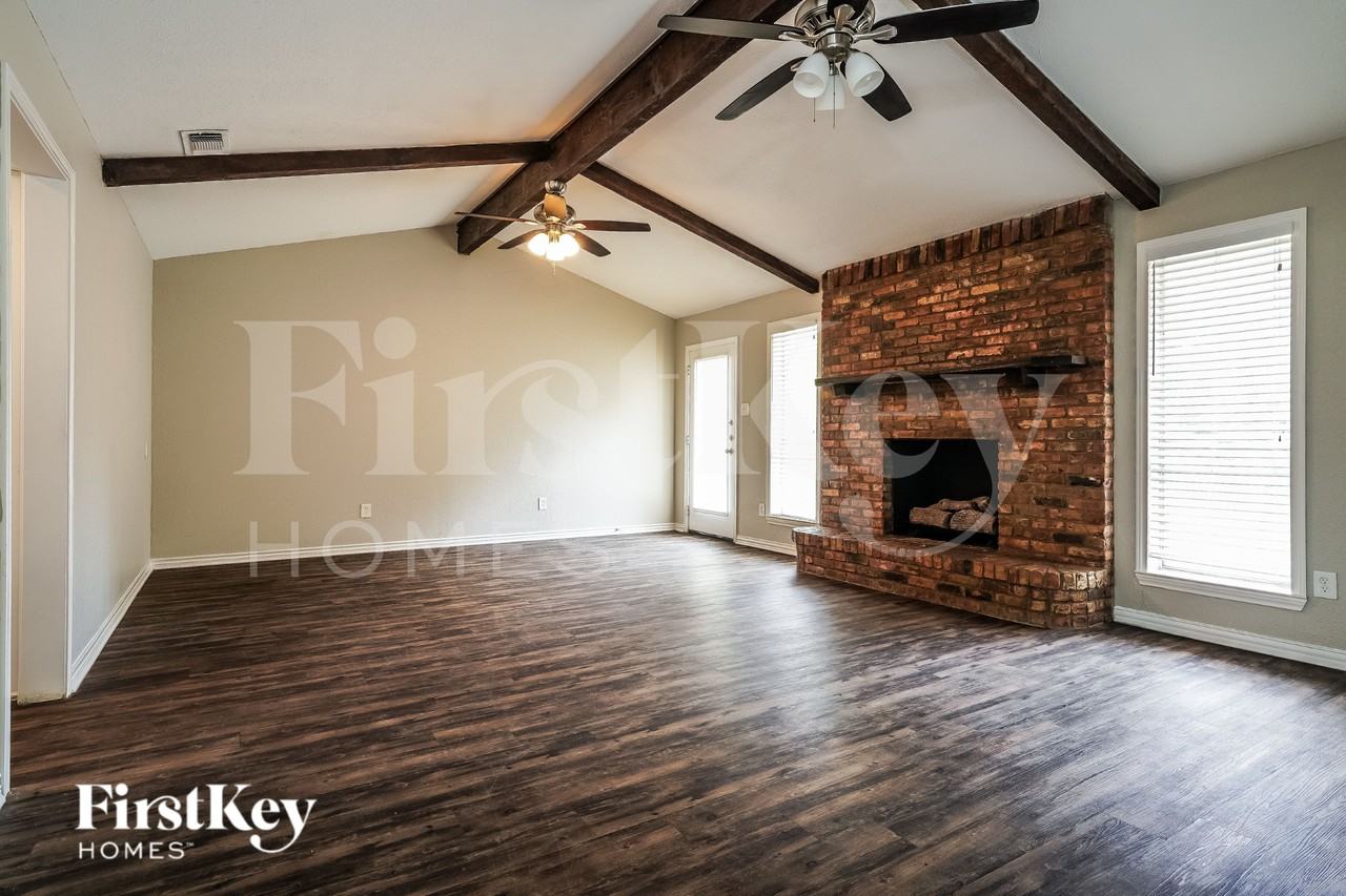 419 Buckingham Pl - Photo 3 of 19