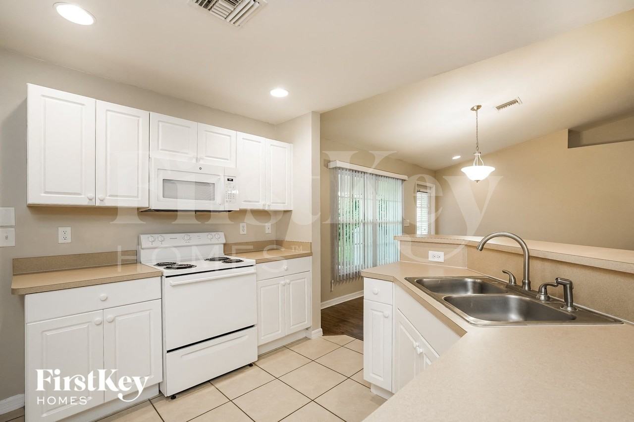 3310 49th St W - Photo 6 of 15