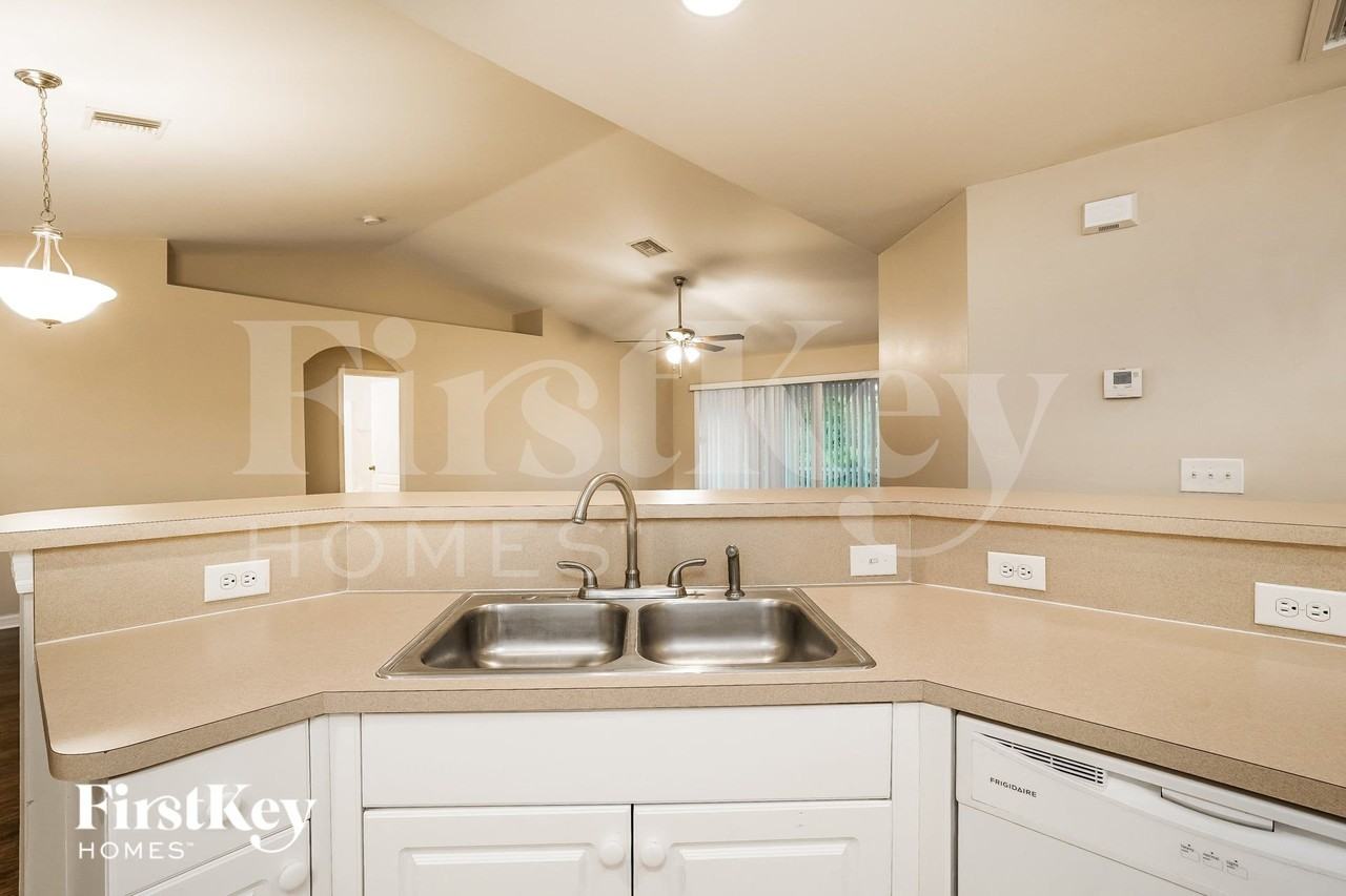 3310 49th St W - Photo 7 of 15