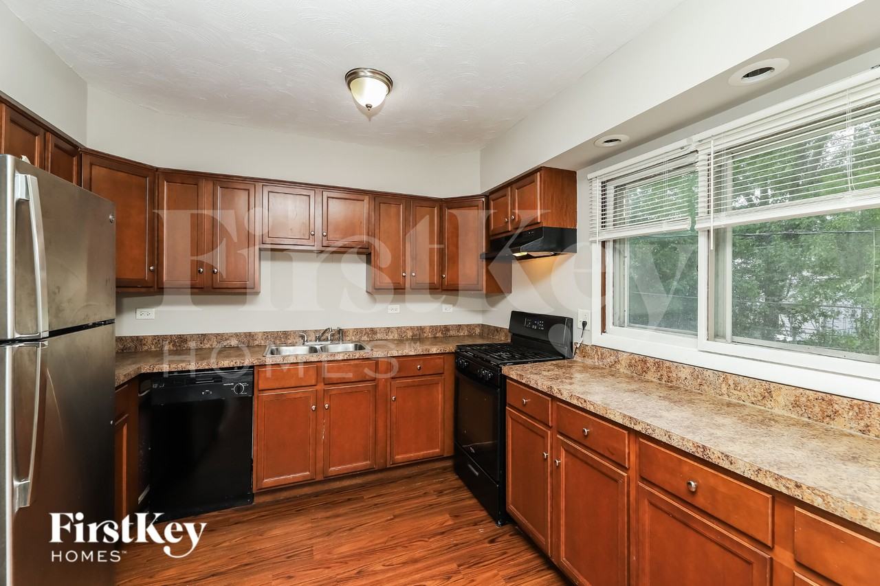 306 Marilyn Ave - Photo 5 of 19