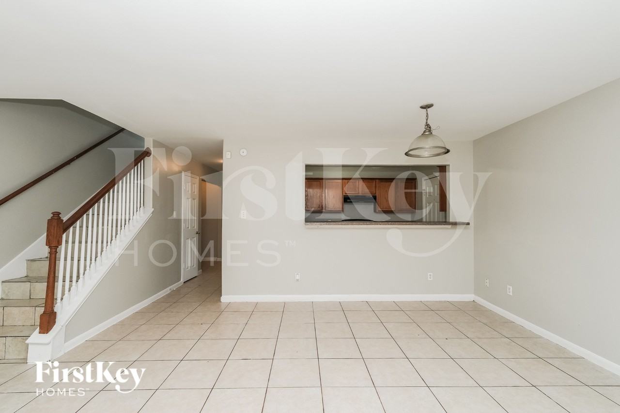 2920 La Estancia Ln - Photo 5 of 19