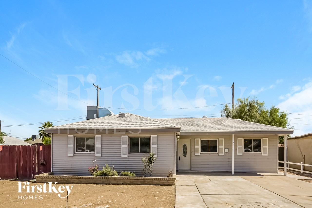 2711 W Elm St - Photo 2 of 19