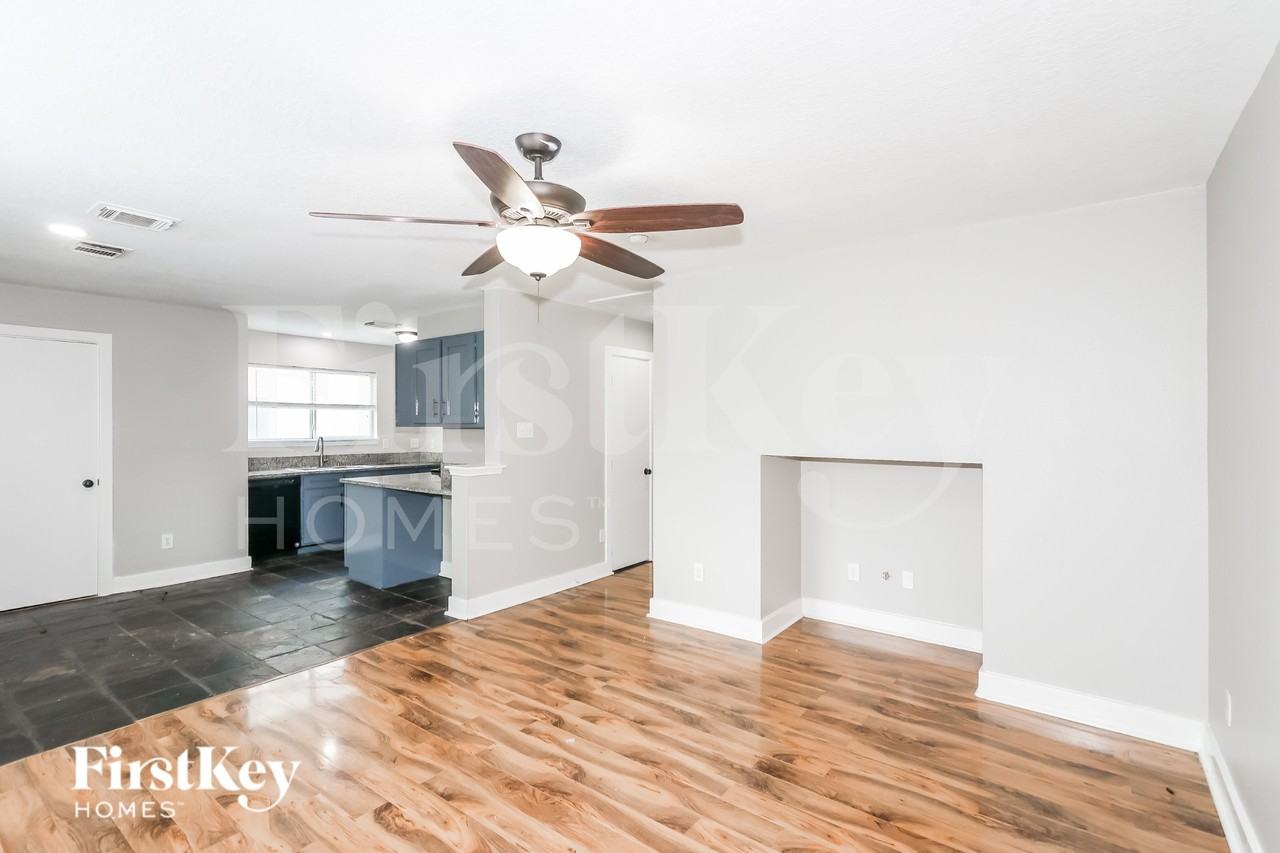 256 Rolling Brook Dr - Photo 5 of 16