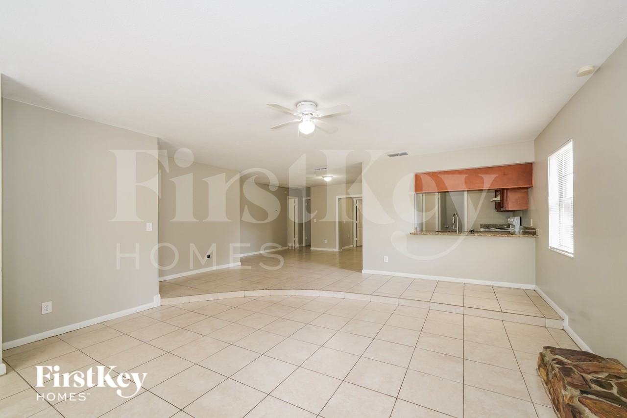 2224 E Hanna Ave - Photo 4 of 19