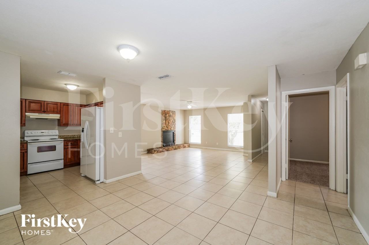 2224 E Hanna Ave - Photo 6 of 19