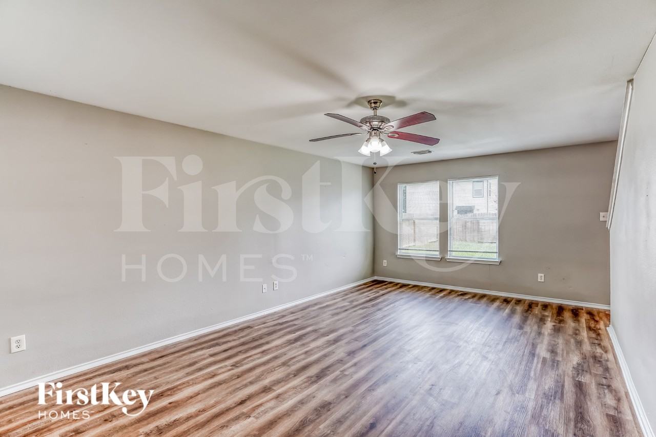 20123 Braley Ct - Photo 3 of 19