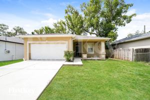 featured image of 1703 E Wood St