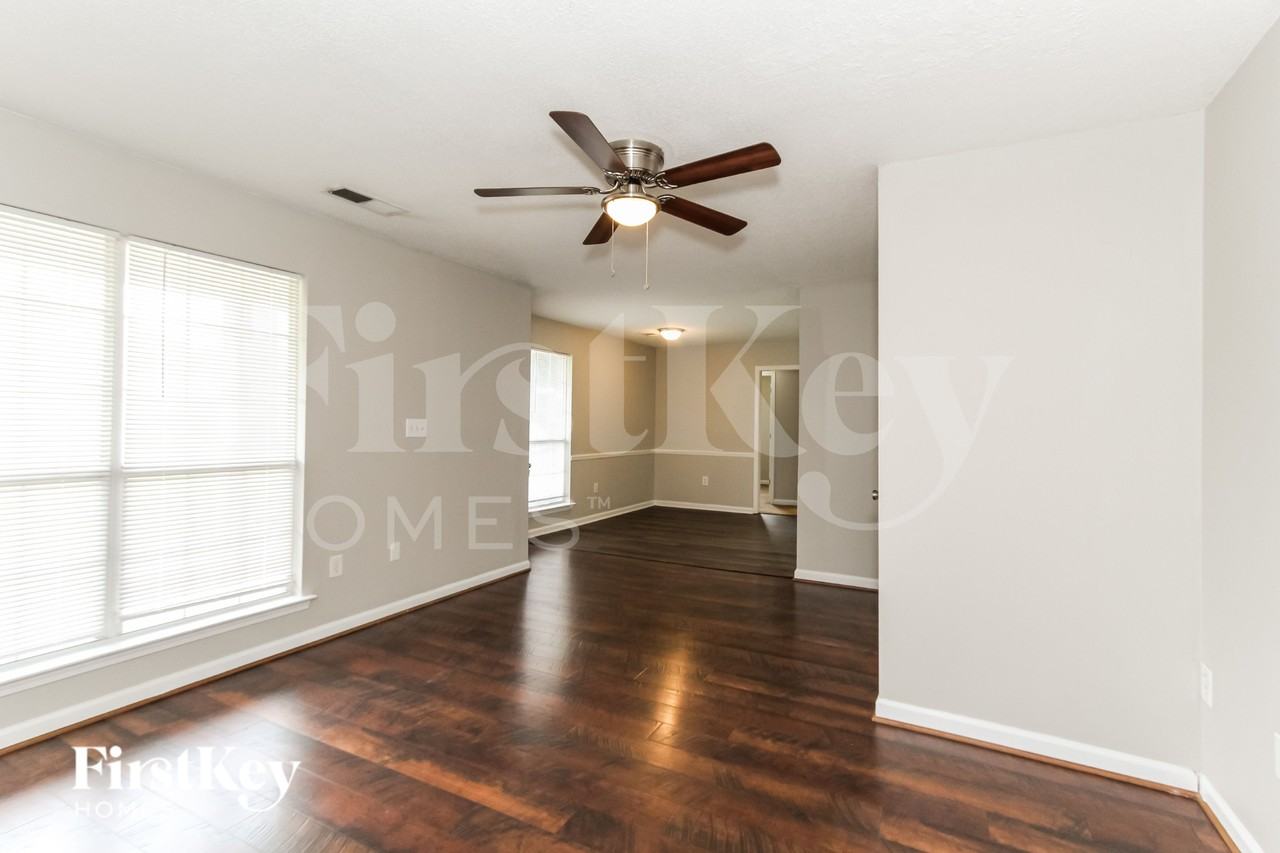 1186 King Arthur Ct - Photo 4 of 19