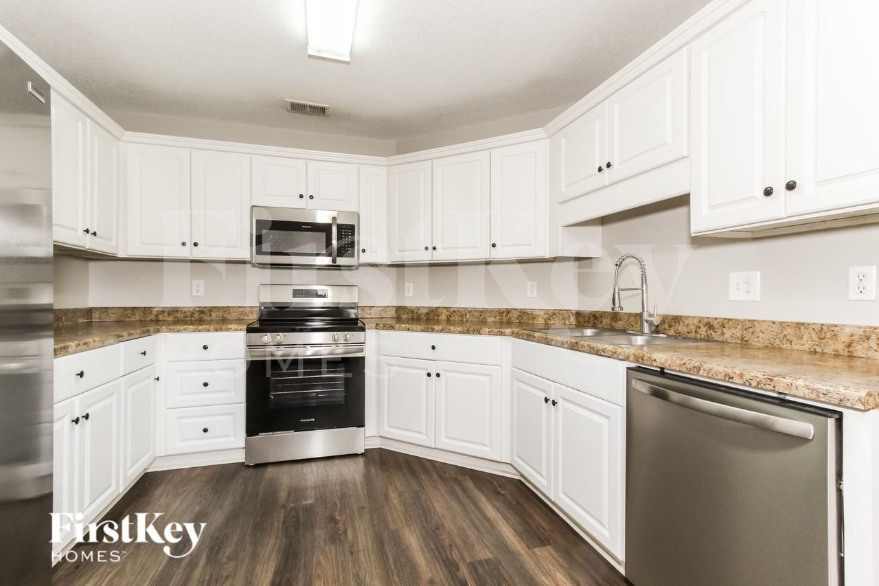 1186 King Arthur Ct - Photo 7 of 19