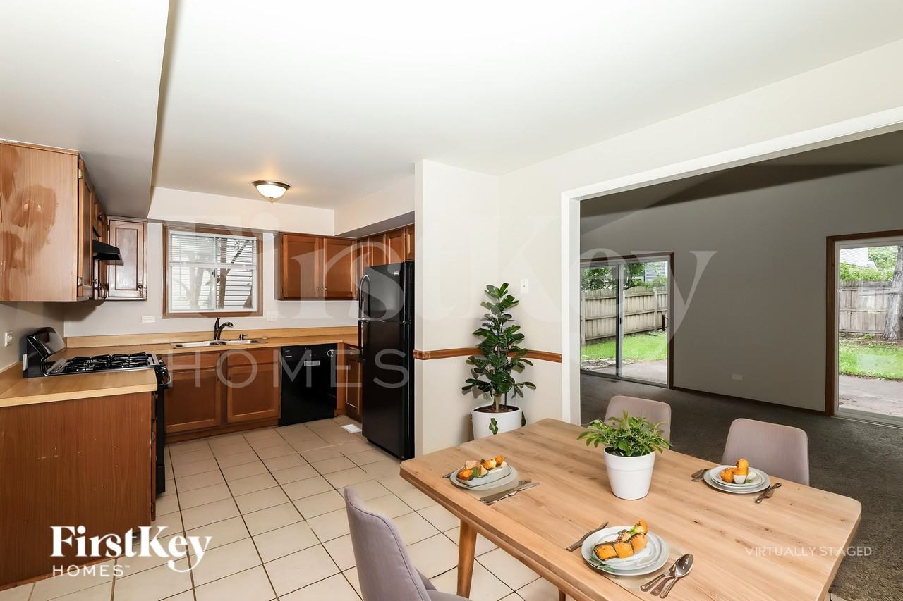 1045 Camden Ln - Photo 6 of 19
