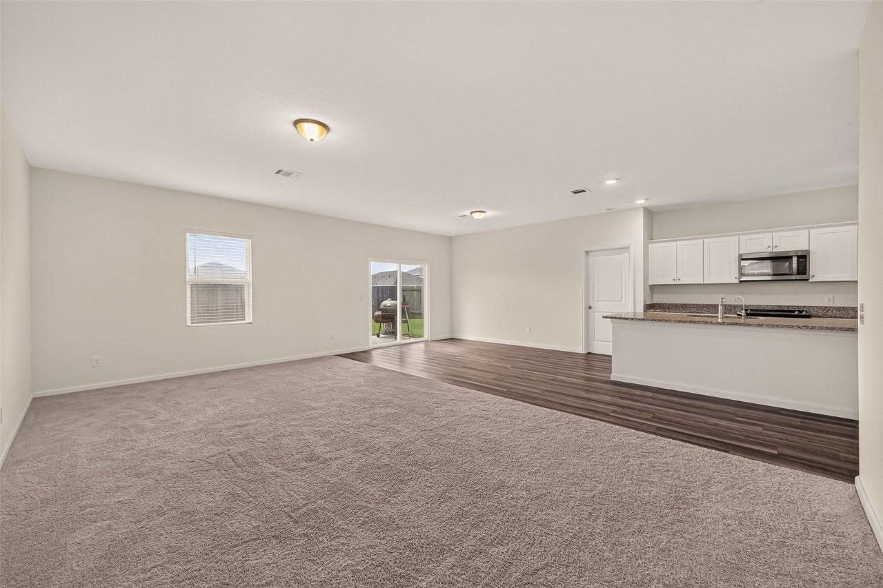 1037 Lacebark Pine Ln - Photo 7 of 32