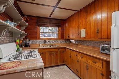 301 E Barker Blvd - Photo 6 of 24