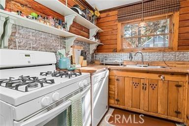 301 E Barker Blvd - Photo 7 of 24