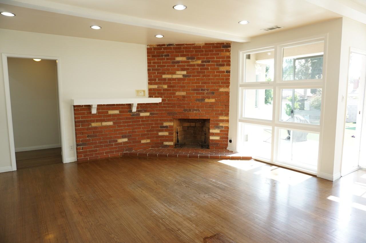 5540 Balboa Blvd - Photo 4 of 50