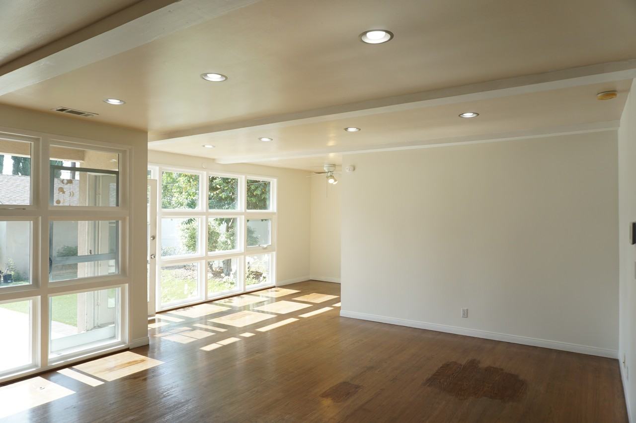 5540 Balboa Blvd - Photo 5 of 50