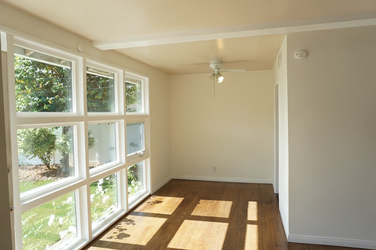 5540 Balboa Blvd - Photo 6 of 50