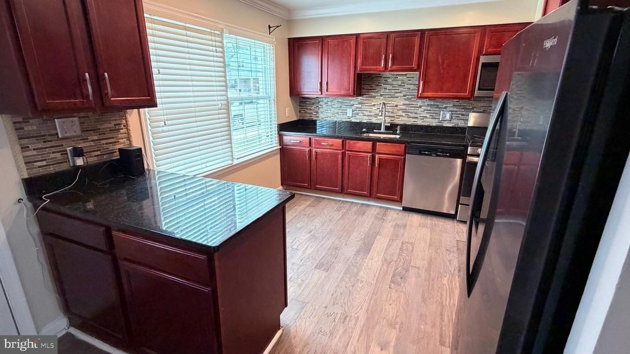 2188 Mayflower Dr - Photo 2 of 14