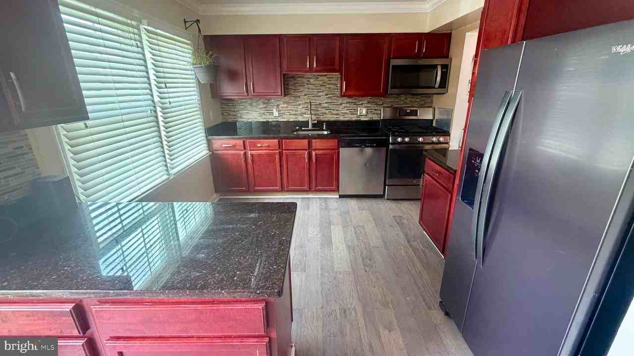 2188 Mayflower Dr - Photo 3 of 14