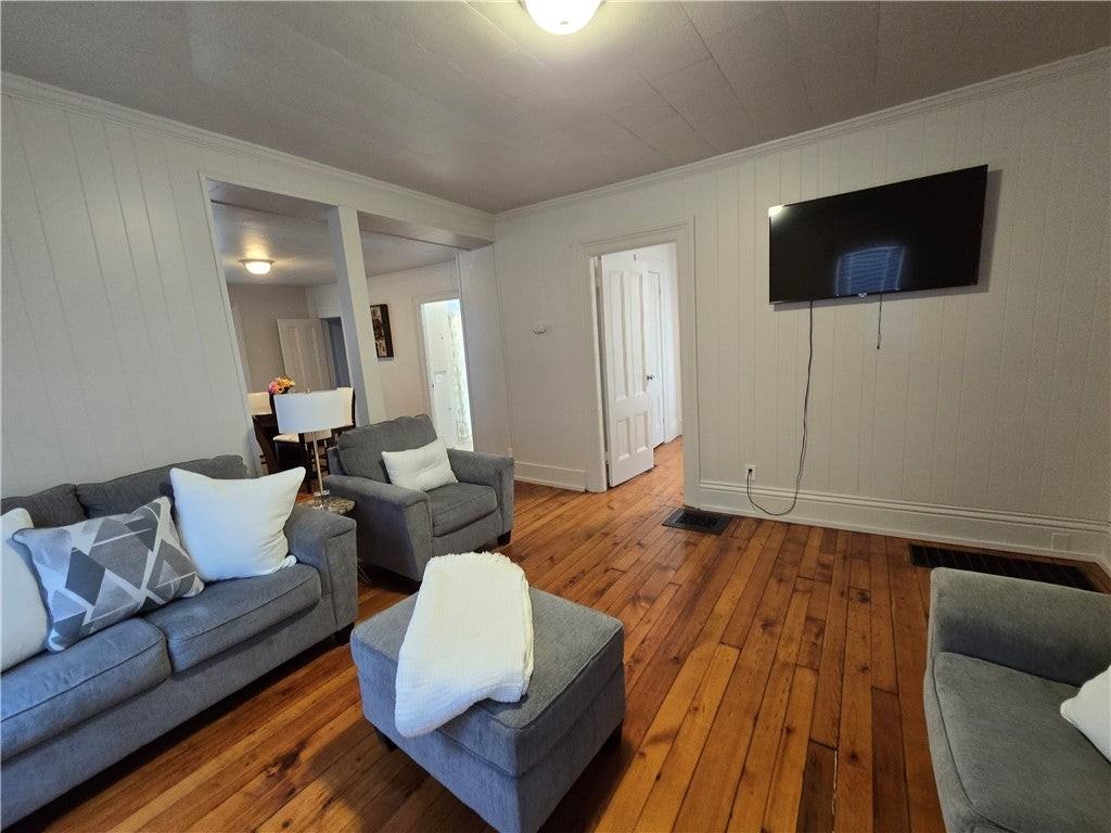 149 Champlain St - Photo 3 of 20