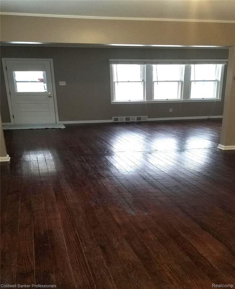 991 Humphrey Ave - Photo 2 of 11