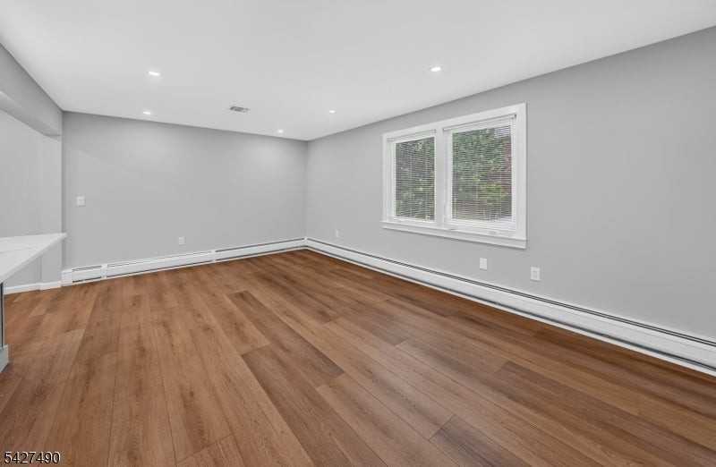 210 Walnut St - Photo 5 of 17