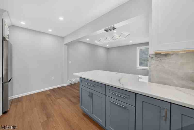 210 Walnut St - Photo 7 of 17