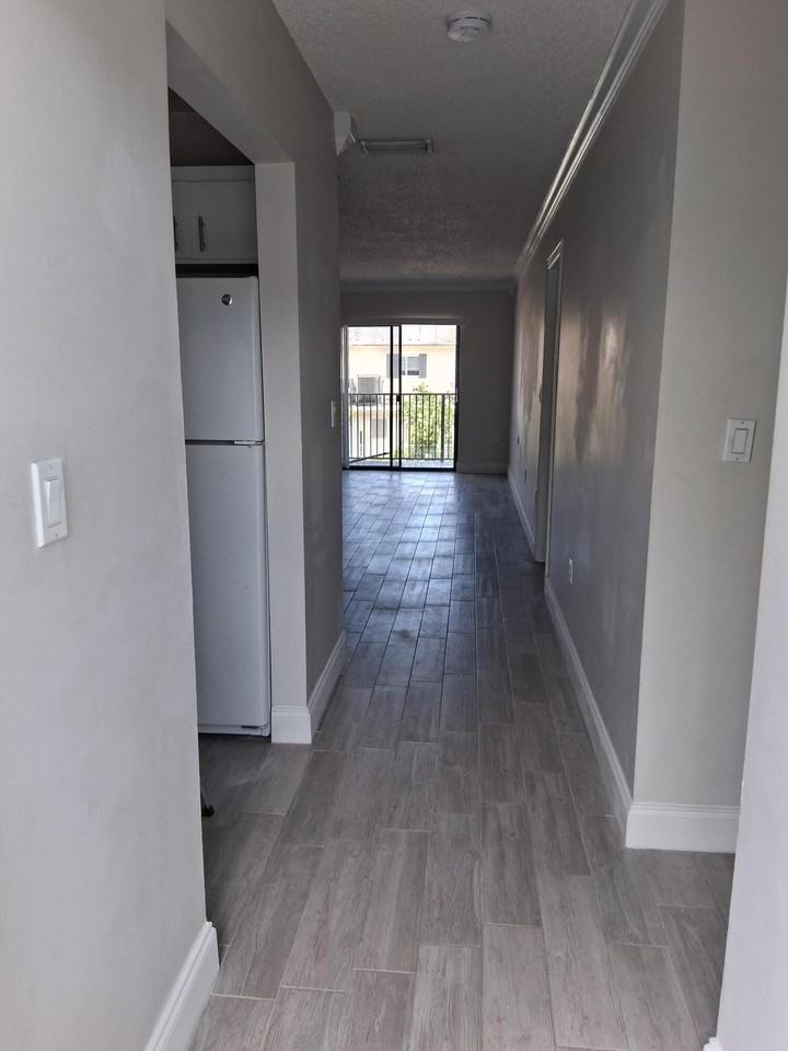 2514 Taylor 11 - Photo 2 of 11