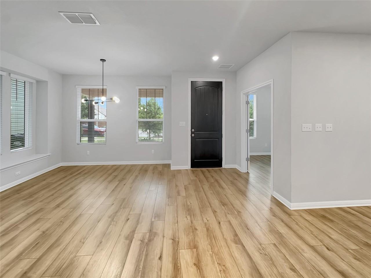 1916 Blue River Dr - Photo 2 of 29