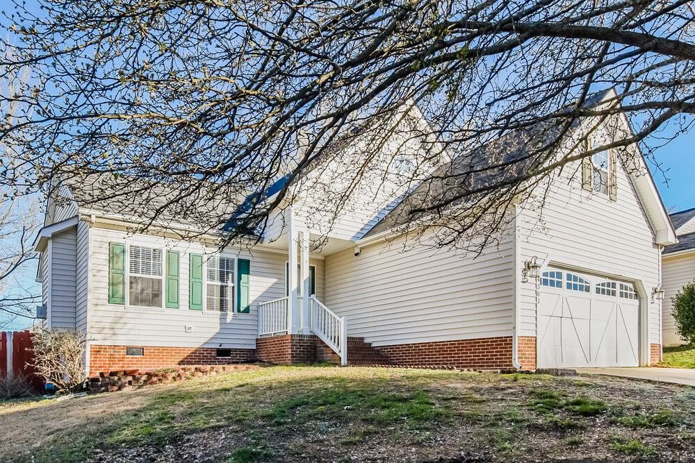 4301 Mantua Way - Photo 4 of 17
