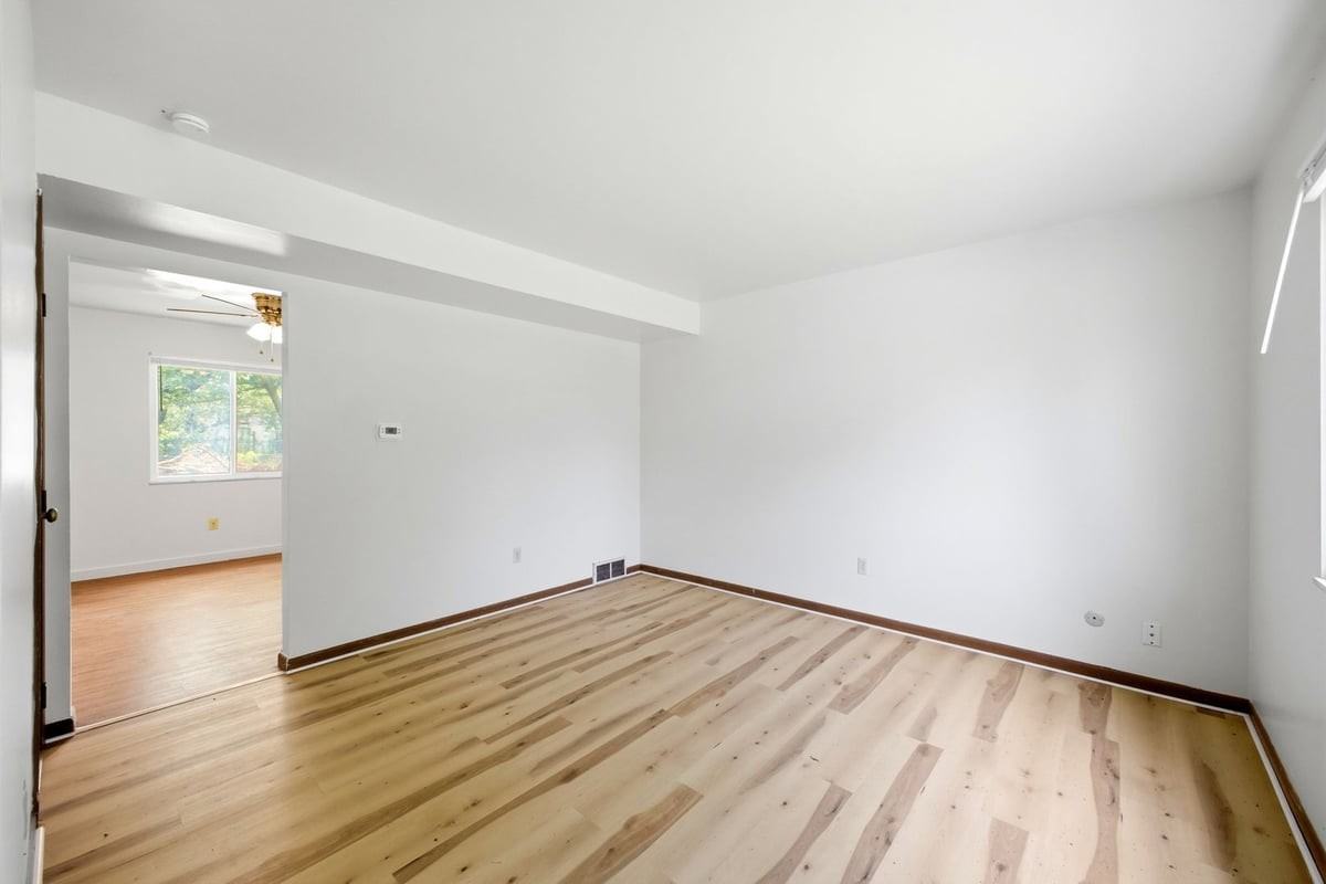 1577 Briarwood Ave - Photo 5 of 29