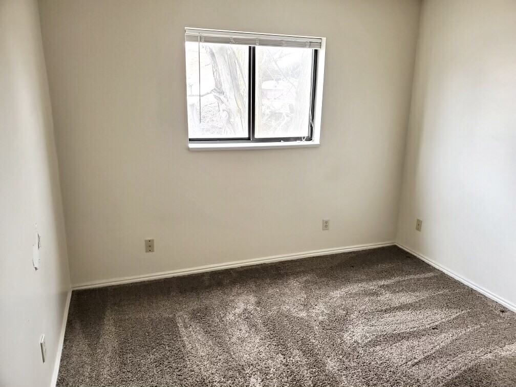 230 Bridger Dr #2DOWN - Photo 3 of 16