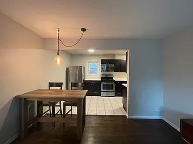 4402 N Hermitage Ave - Photo 3 of 6